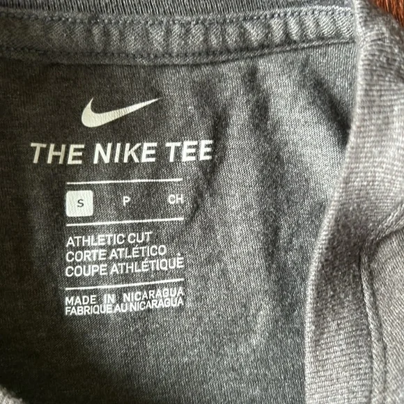 Nike tee - Picture 3 of 6